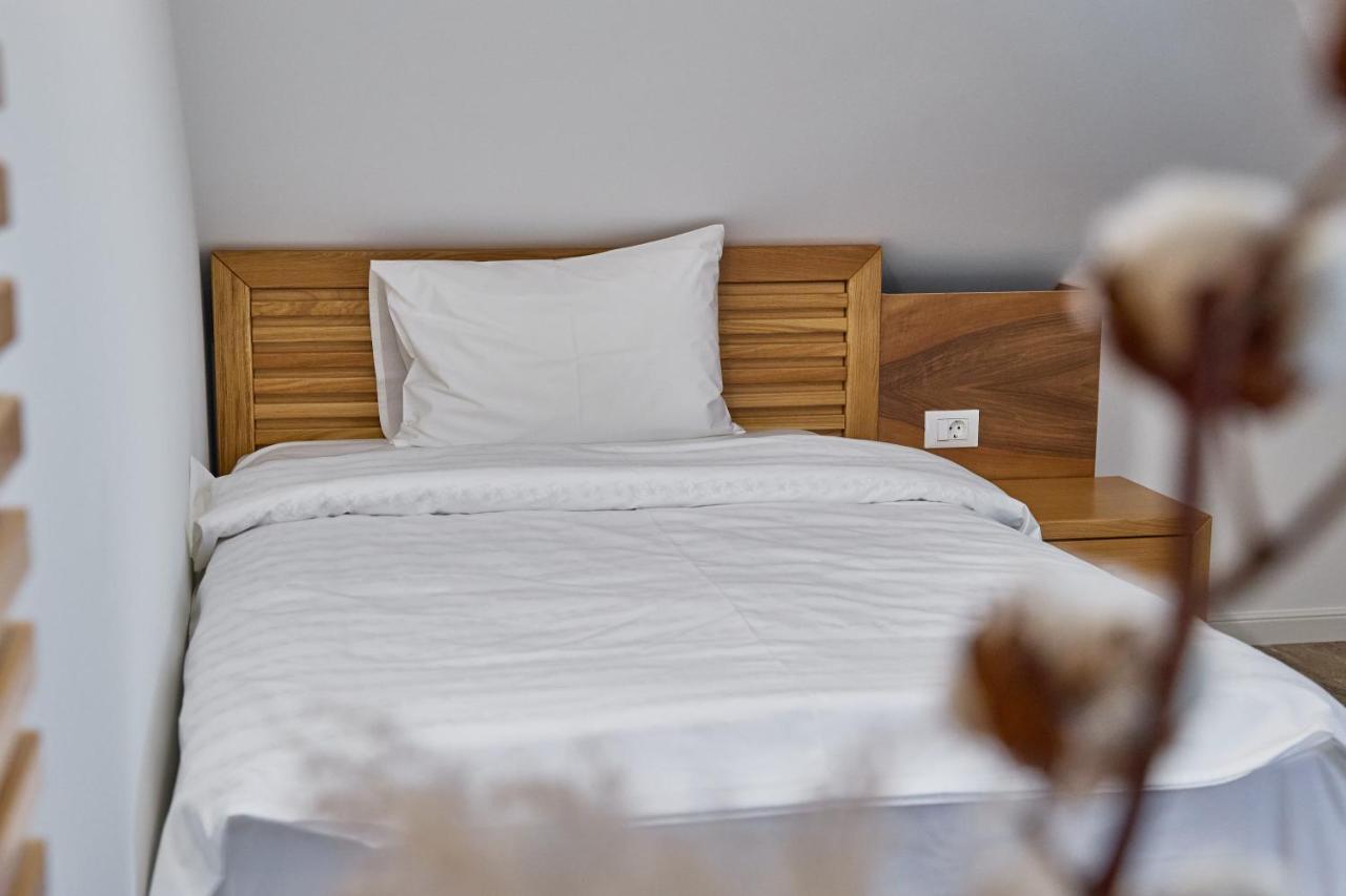 Hotel Eden Rimnicu Sarat Eksteriør bilde